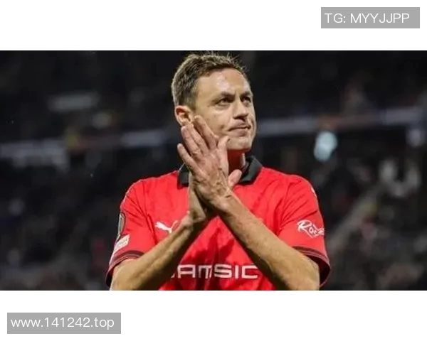 曼联曝与明星传绯闻内幕 揭示球员私生活引热议